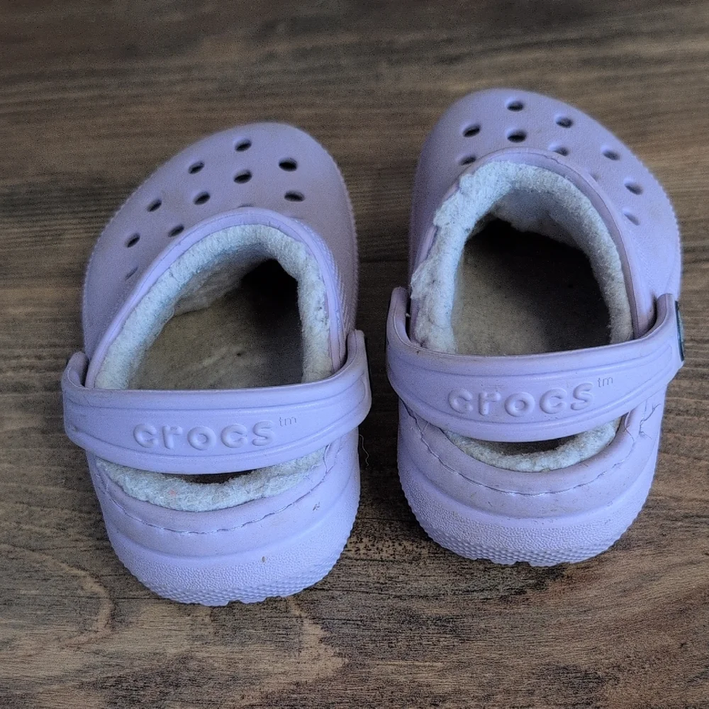 CROCS Lavender Slippers C5                  M528